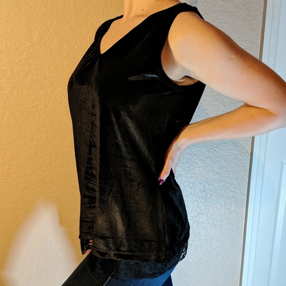 NWT Liquid by Sioni black Velvet/lace hem top - Picture 1 of 7